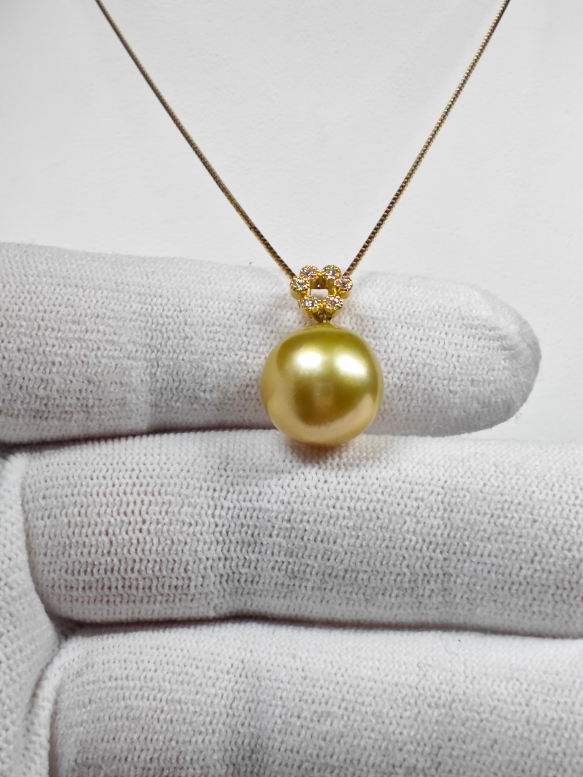 Natural Gold Pearl Pendant Necklace – 12.5mm Round Pearl with 18KGold & Diamond