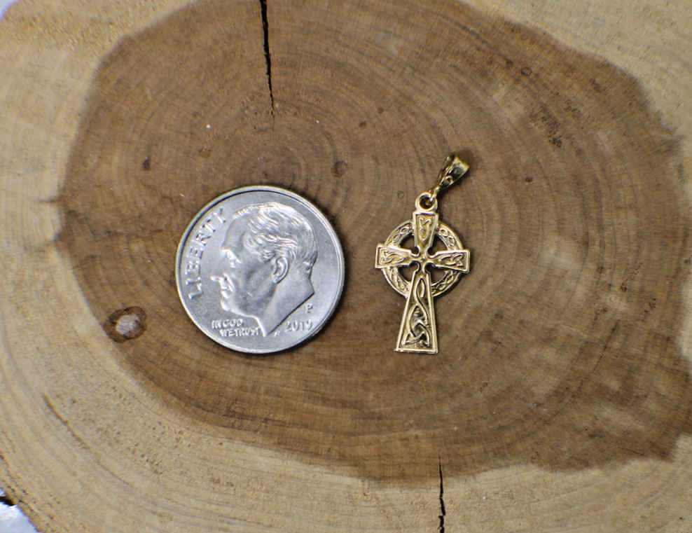 10K Yellow Gold Celtic Knot work Cross Pendant Charm Medal Intricate Detail