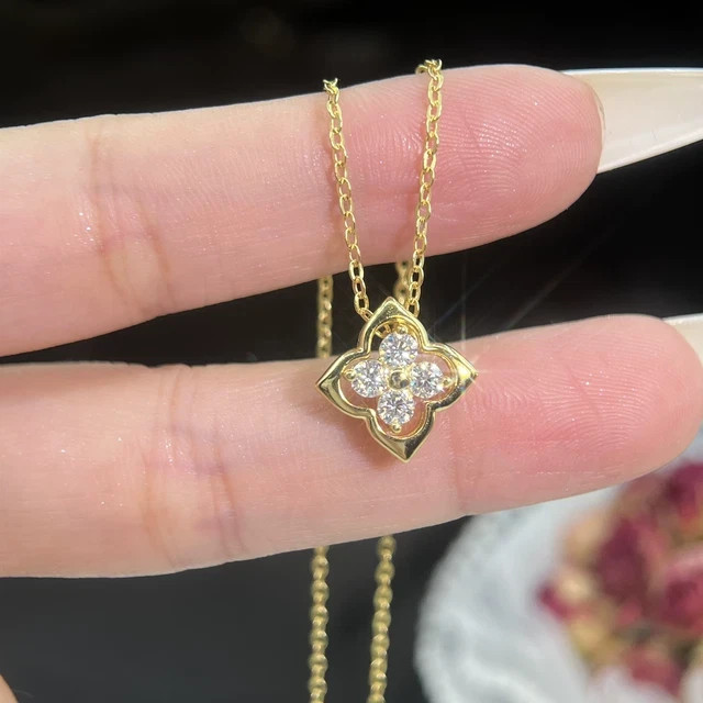 Wedding 0.40Ct Round Cut Moissanite Clover Shape Pendant 14K Yellow Gold Plated