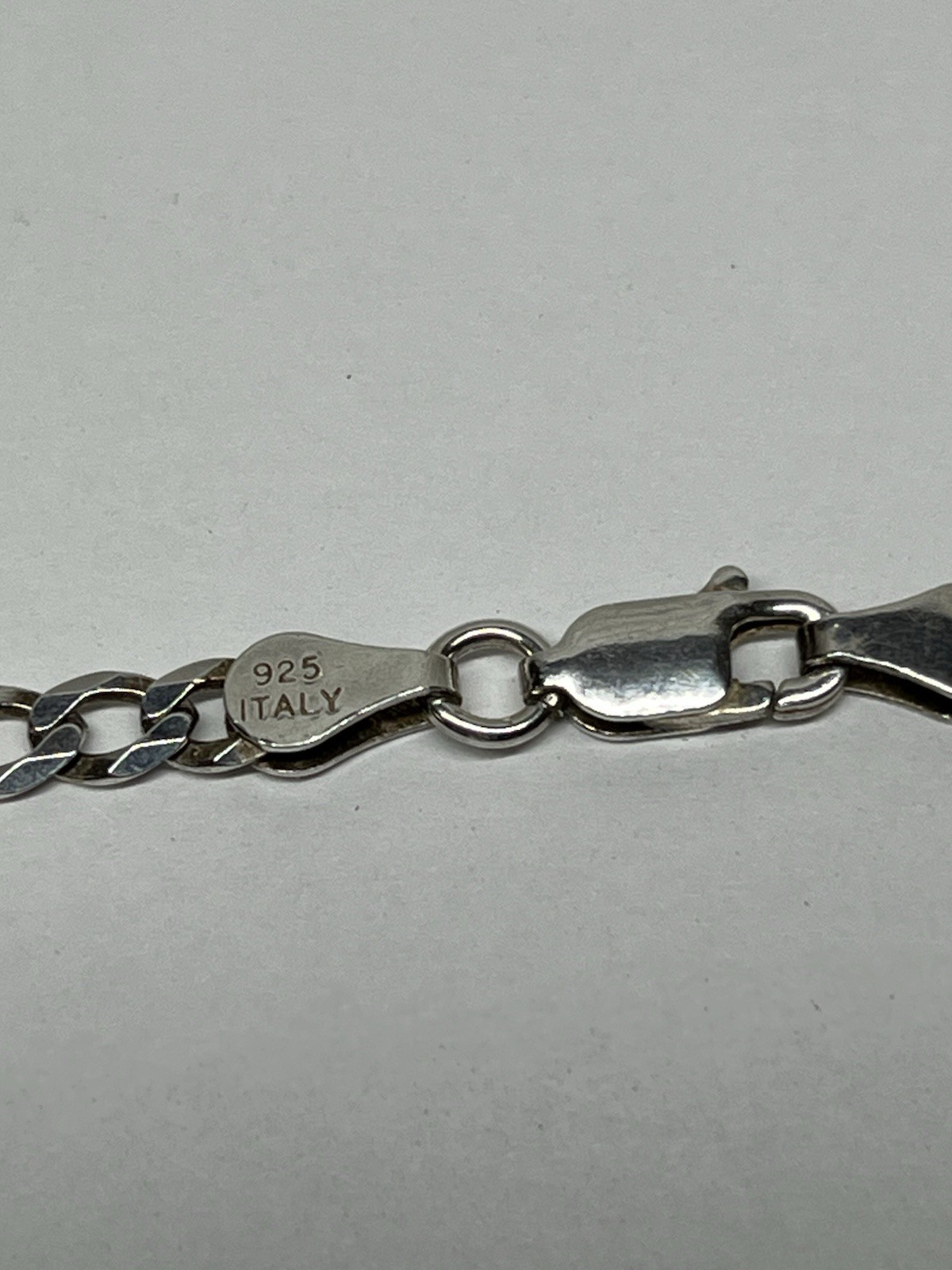 Excellent 925 Sterling Figaro Chain Necklace 22.5” 8.9 Grams Silver !