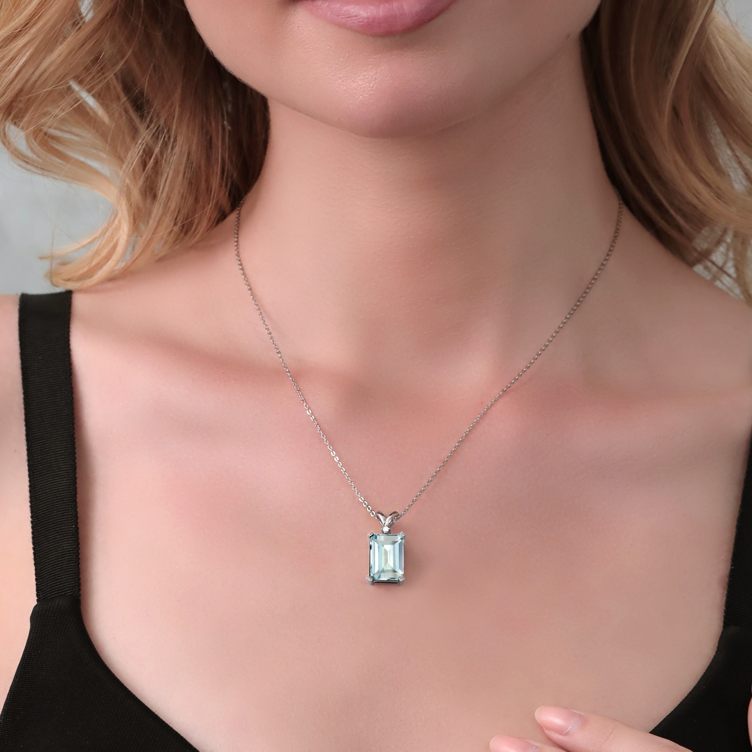 6.66 Ct Sky Blue Simulated Aquamarine White Diamond 925 Sterling Silver Pendant