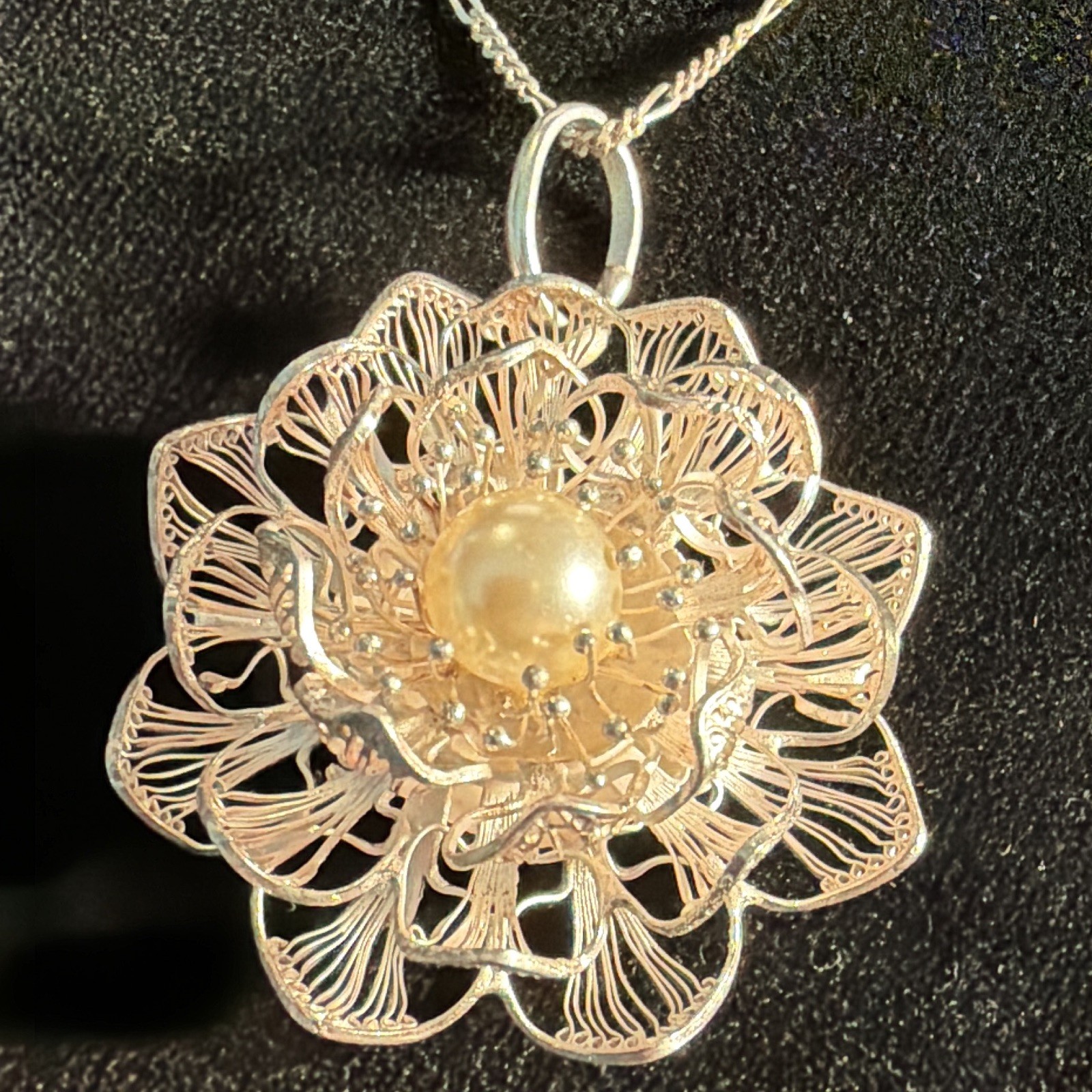 925 Sterling Silver Flower Pendant Rope Chain Necklace Cream Pearl Signed