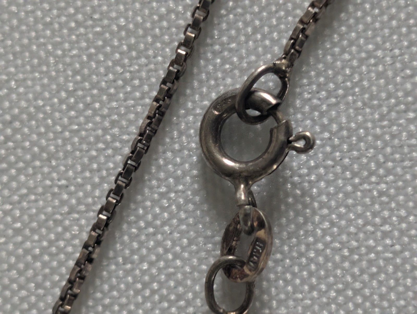 Vintage 925 Sterling Silver 30″ Long 1 mm Wide Box Chain