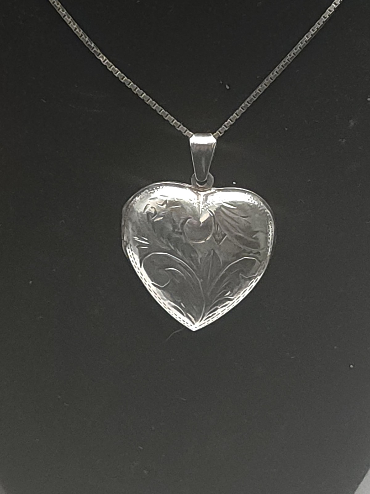 Vtg 925 THAI Sterling Silver Puffy Heart Locket Necklace 23.5” Box Chain 15.2g