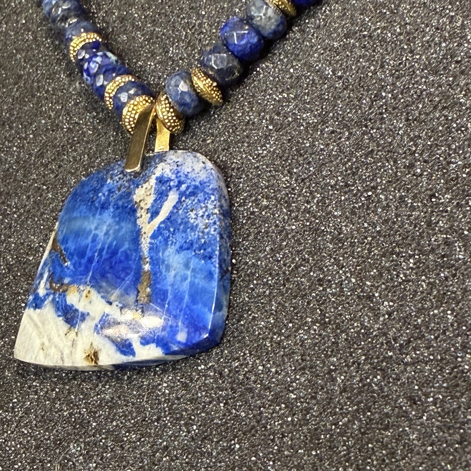 NATURAL SODALITE PENDANT NECKLACE GOLD TONE WITH DANGLE MATCHING EARRINGS