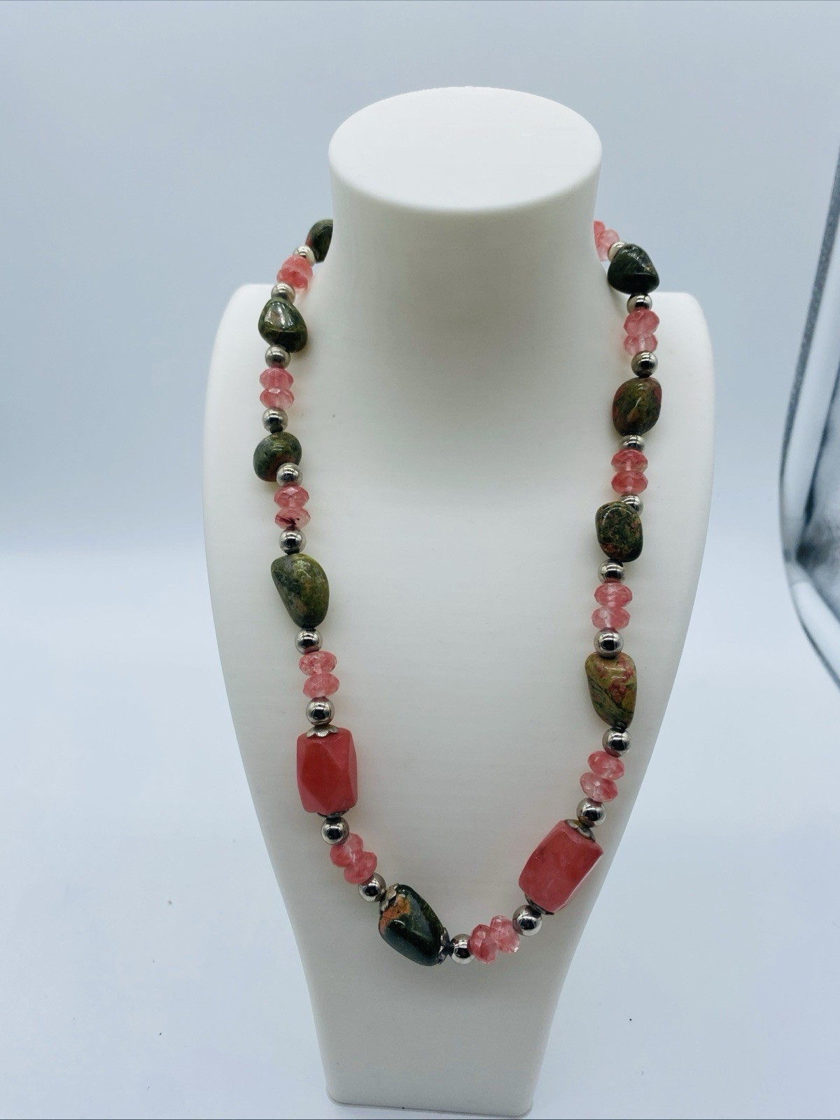 Unbranded Unakite And Cherry Quartz Necklace 18 Inch Necklace 53.41
