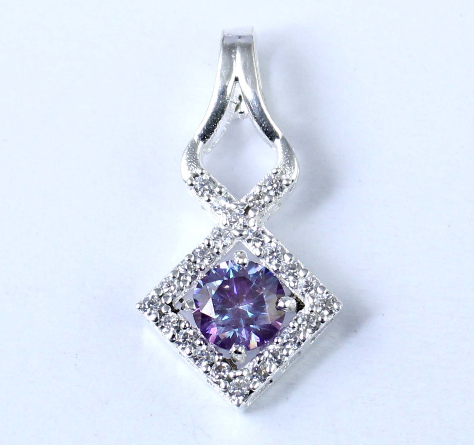 Purple Diamond Solitaire 1.23 Carat Round Cut Certified Latest Design Pendant