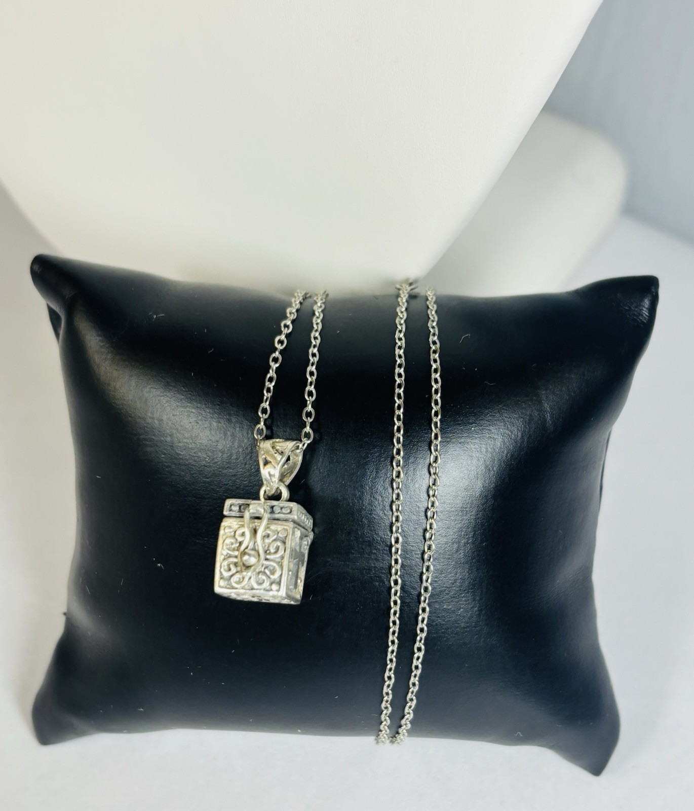 VTG 925 STERLING SILVER Prayer MANDALA Trinket Box Locket + 18k Gold Necklace GP