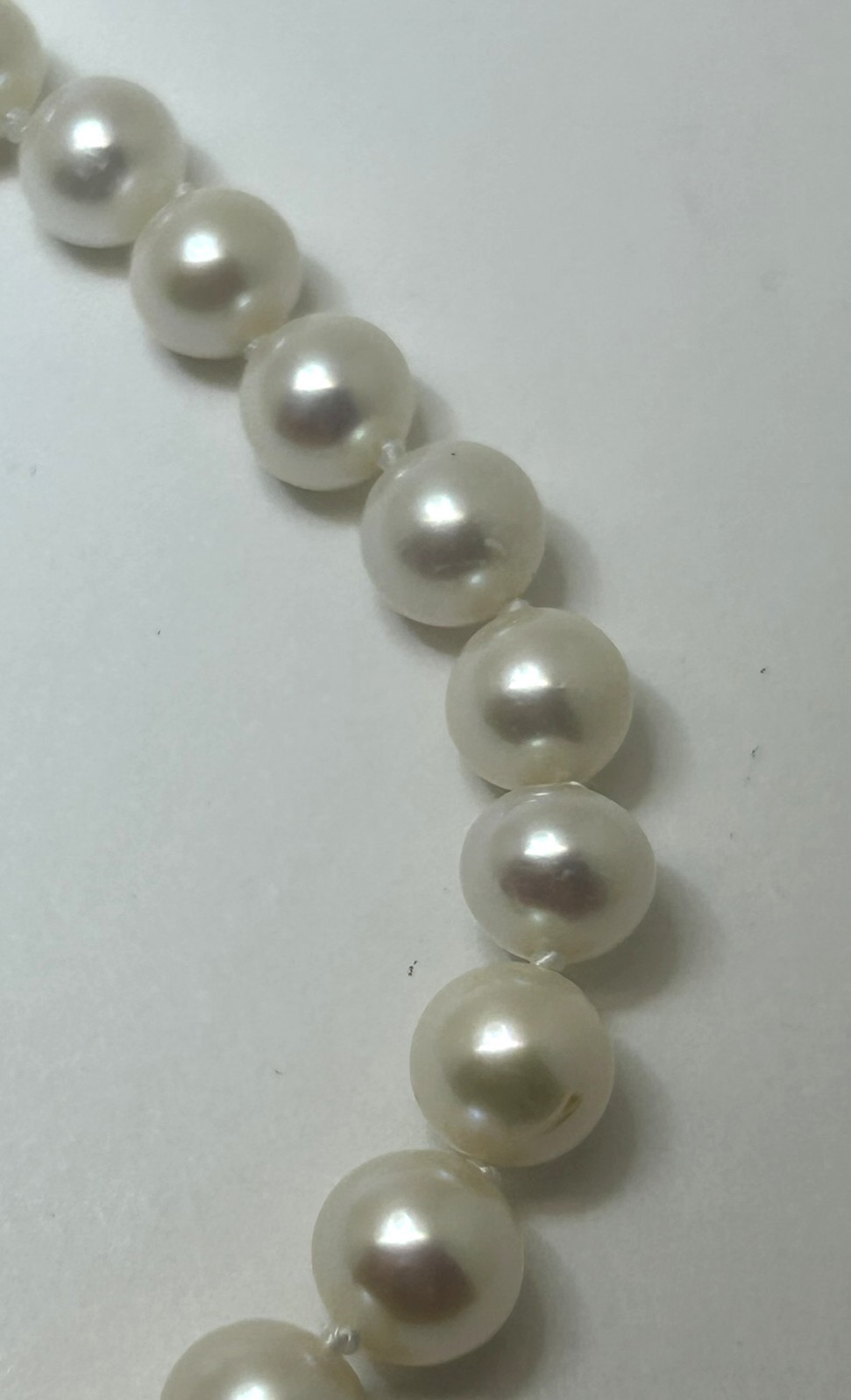 Honora White graduated Cultured Pearl Necklace.