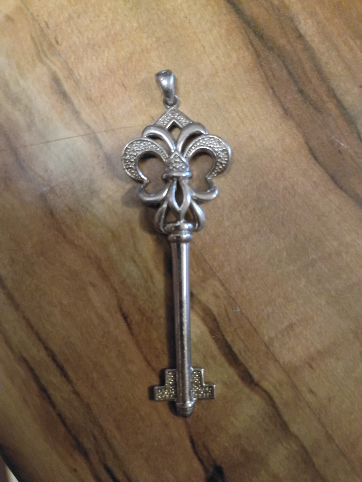 925 Sterling Silver Real Round-Cut Diamond Fleur de Lis Key Pendant