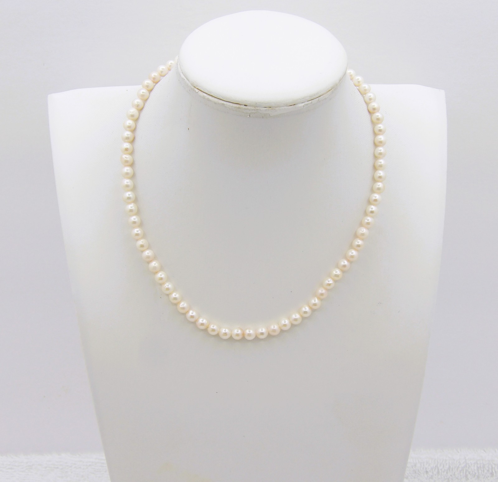 14″ inches White Akoya Near Round Genuine Pearl Necklace Woman Jewelry NK825