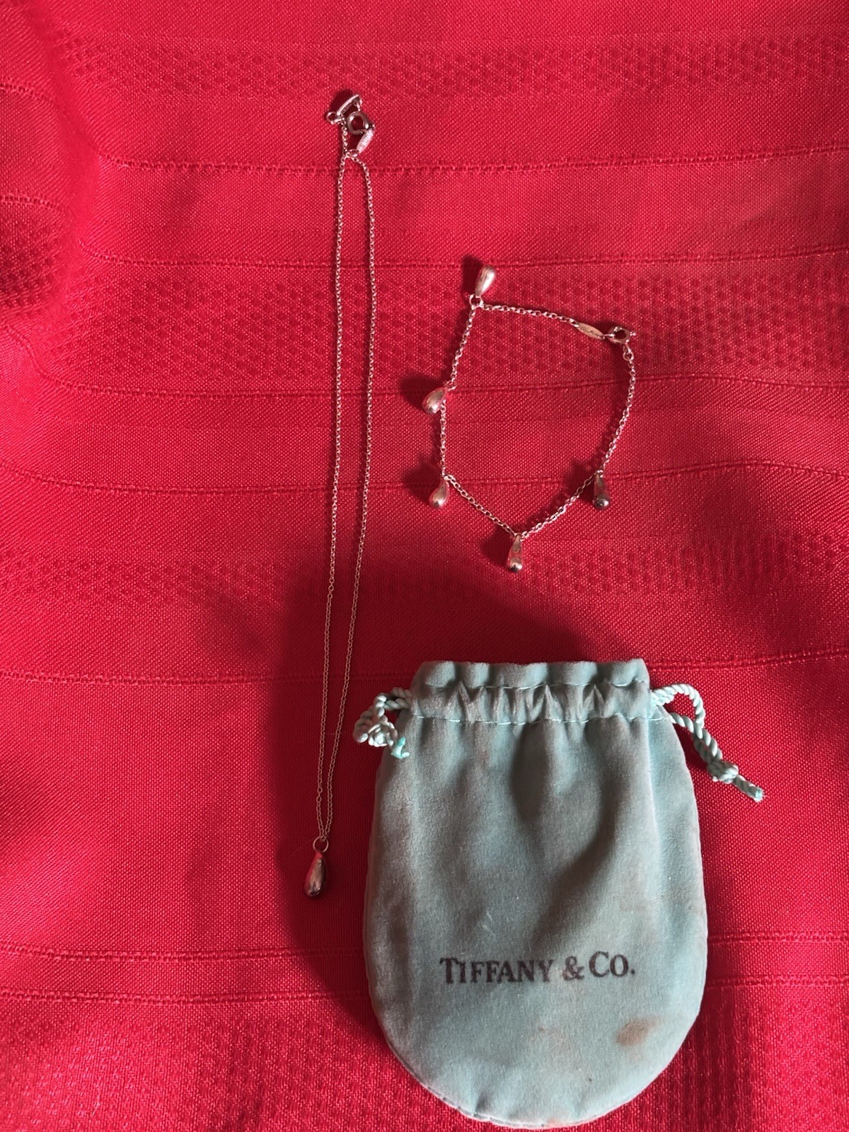 Tiffany & Co Elsa Peretti Teardrop Pendant Bracelet in Sterling Silver.