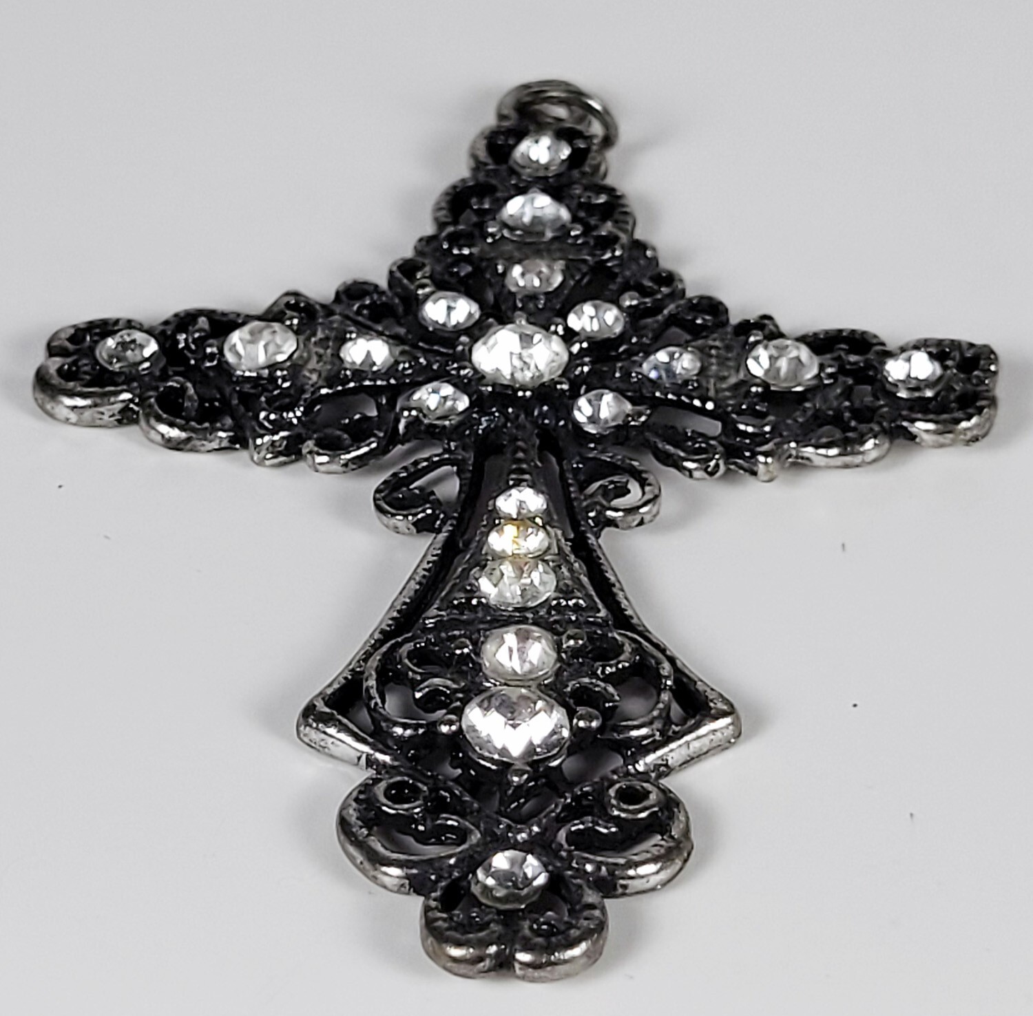 Vintage Cross Pendant with 20 Clear Faceted Crystals – 3 inches – Very Good