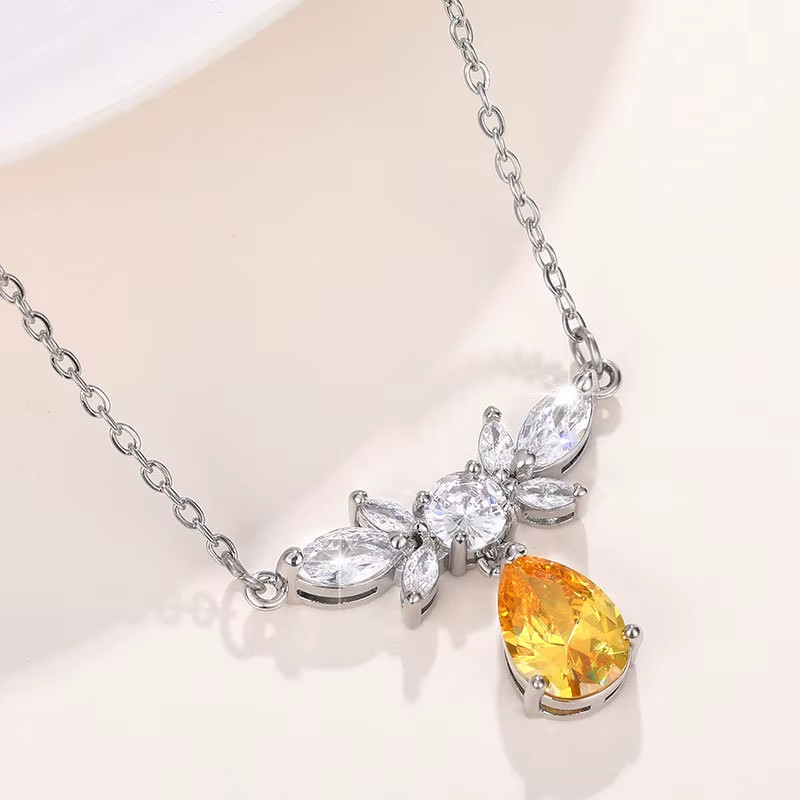 1.10Ct Pear Shaped Teardrop Crystal Wing for Women 14K White Gold Plating