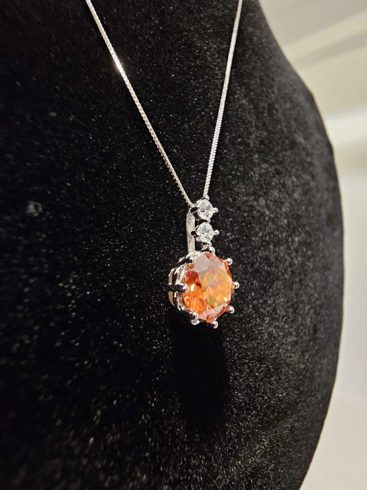 1 Carat Orange Moissanite Pendant AU750 18k White Gold (pendant Only)