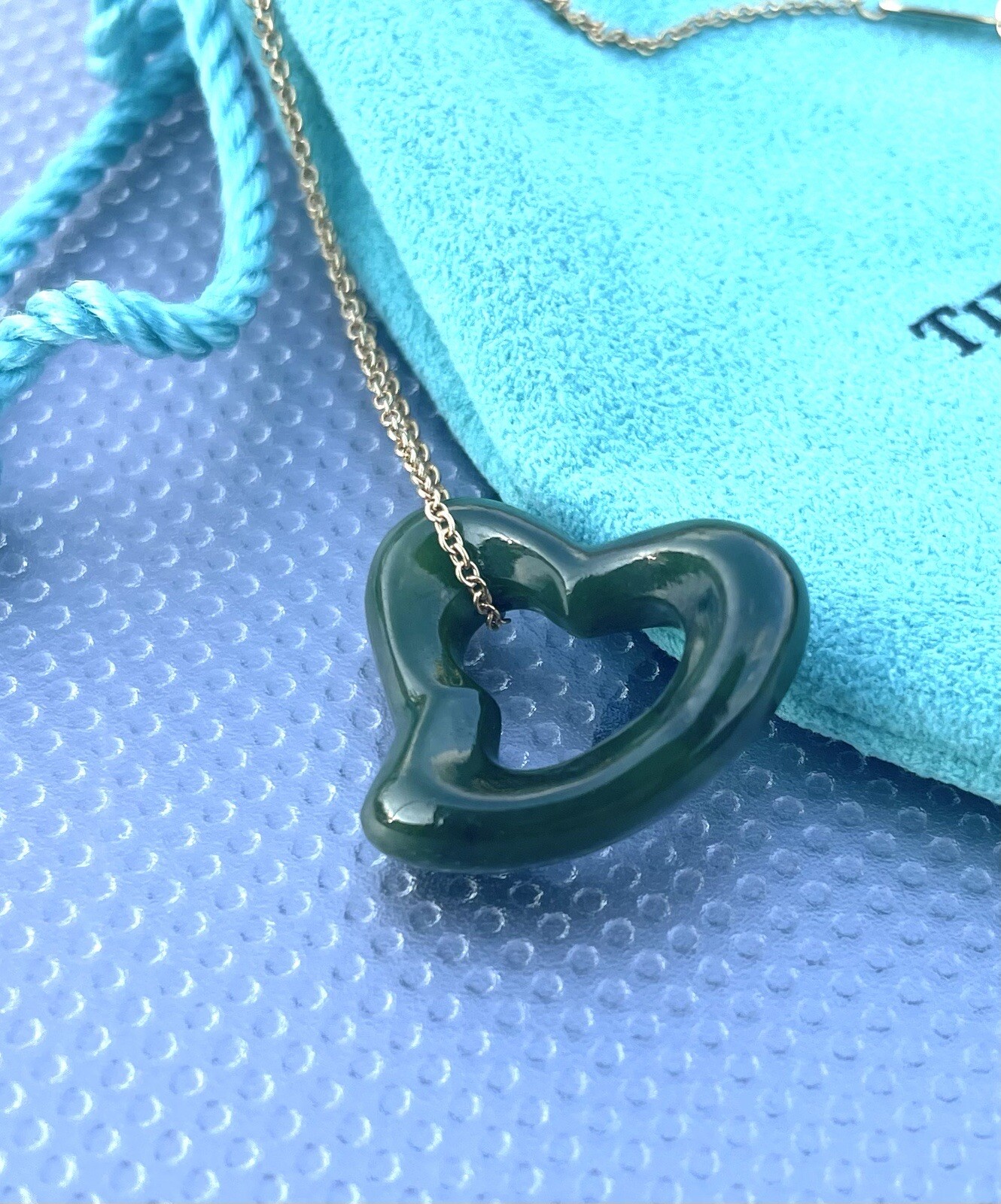 Tiffany & Co. 18k Gold LARGE Elsa Peretti Green Jade Open Heart Pendant Necklace