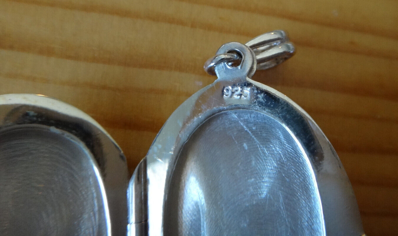Sterling Silver 40×20 mm 6 gram Oval 2 Picture Photo Locket Charm!