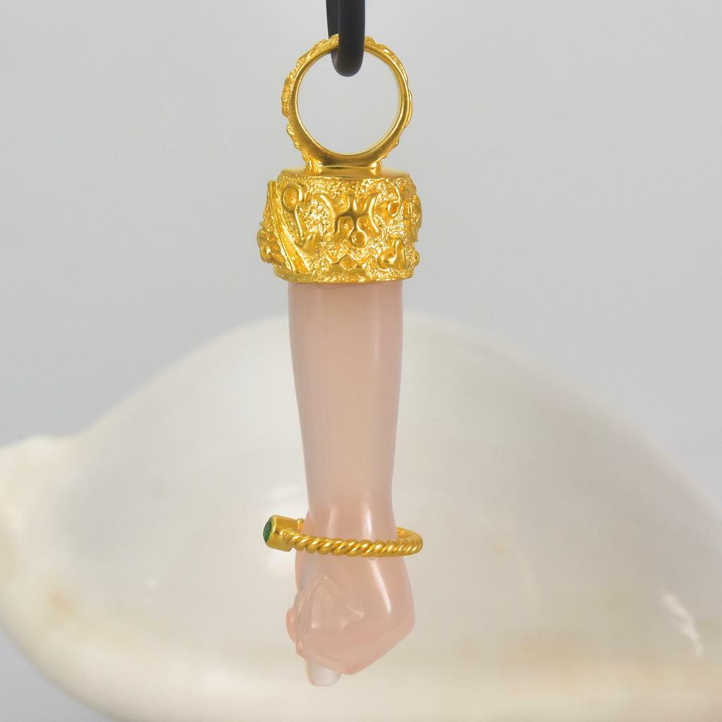 Gold Vermeil Sterling Mano Fico Figa Pendant Carved Chalcedony Emerald 10.64 g