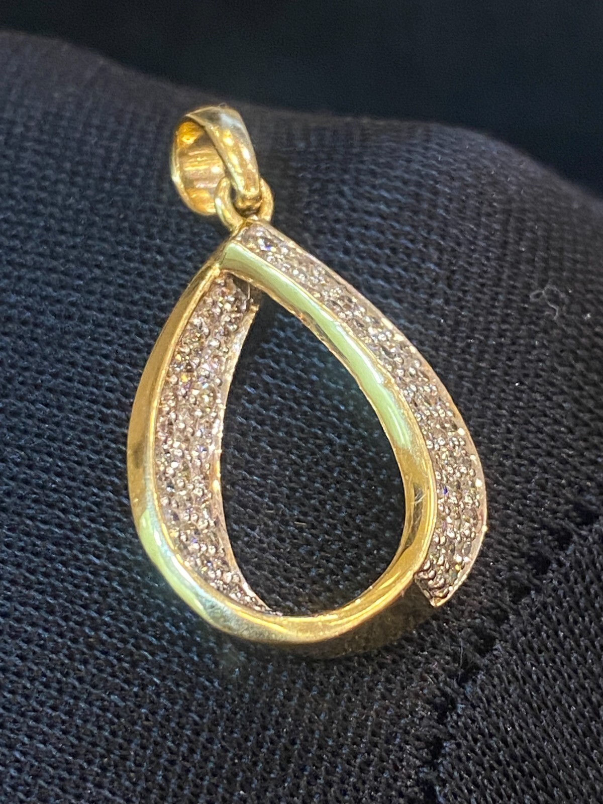 Pave 0.75 Cts Round Brilliant Cut Diamond Pear Drop Pendant In 14K Gold
