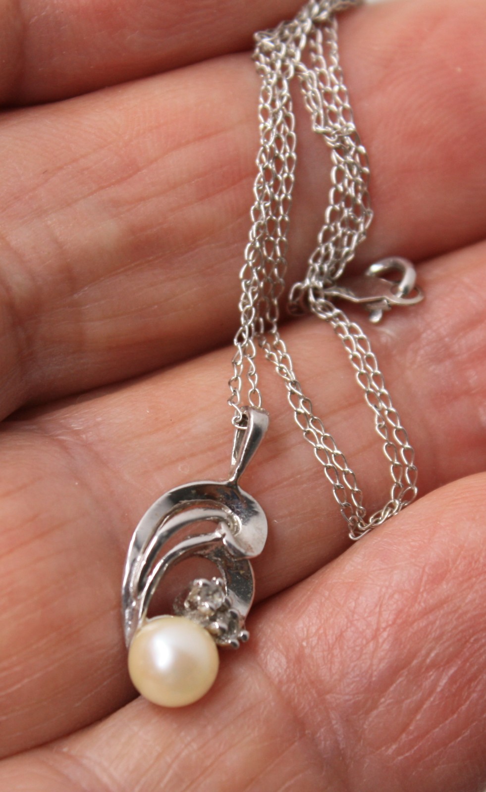 14K Solid White Gold Genuine Pearl, Diamonds Pendant & Chain Necklace 16″ in Box