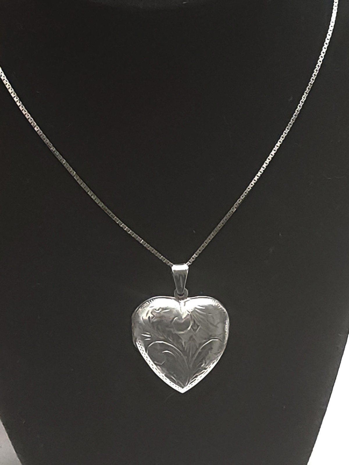 Vtg 925 THAI Sterling Silver Puffy Heart Locket Necklace 23.5” Box Chain 15.2g