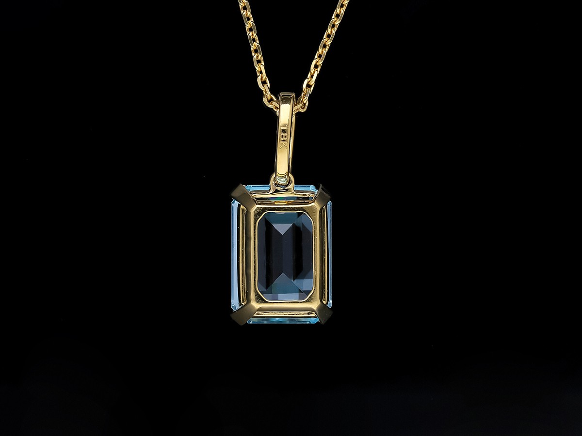 Great price necklace pendant 10.01 ct. Diamond topaz 750 gold value: EUR 5,500