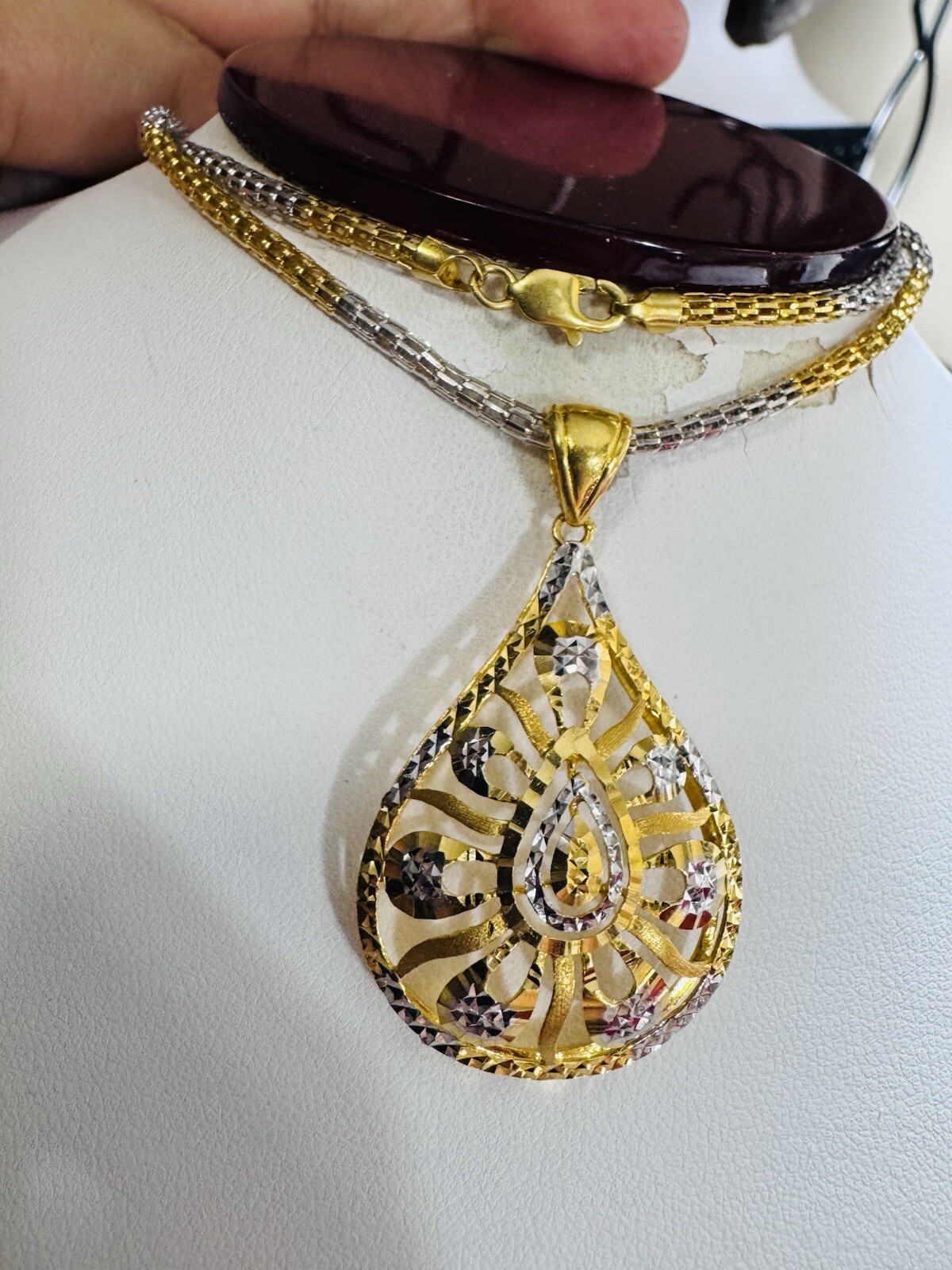 22K 916 Real Gold 21.5”/22” long Teardrop Necklace 16.8g 3.mm Womens