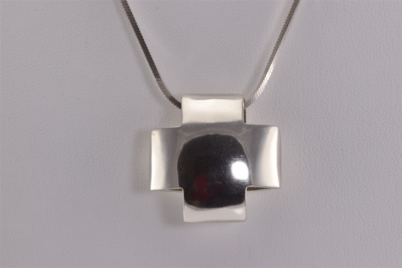 Sterling Silver 26mm x 26mm Polished Wedged Cross Slide Pendant 20g 16″ Chain