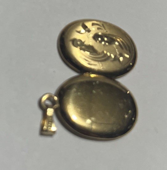 14k Gold Marked Birds Locket Pendant