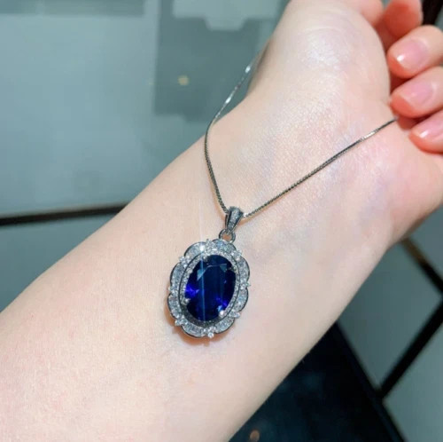 6.00Ct Oval Cut Natural Blue Sapphire & Diamond 14K White Gold Luxurious Pendant