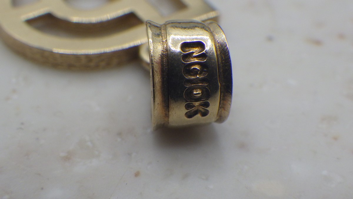 YELLOW GOLD 10K “B” INITIAL PENDANT, 1.3 GRAMS, MARKED: 10K, 4mm BAI (TDY029234)