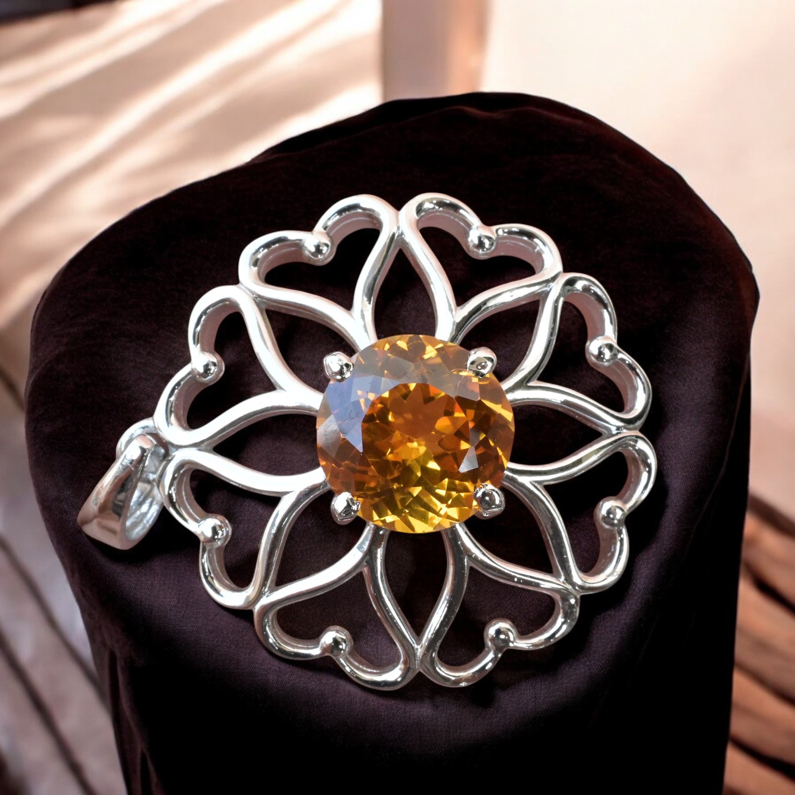 Certified Orange Sapphire 32 Ct Flower Shape Pendant 925 Sterling Silver MG002
