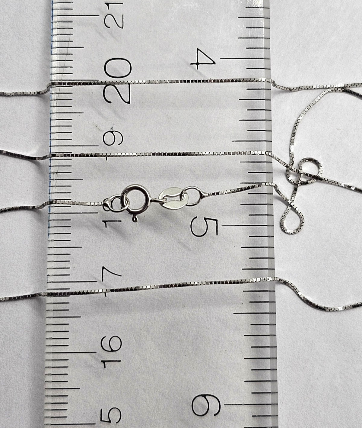 14K White Gold Thin Box Chain Necklace 18″ .95 grams .60mm Spring Ring Clasp NEW