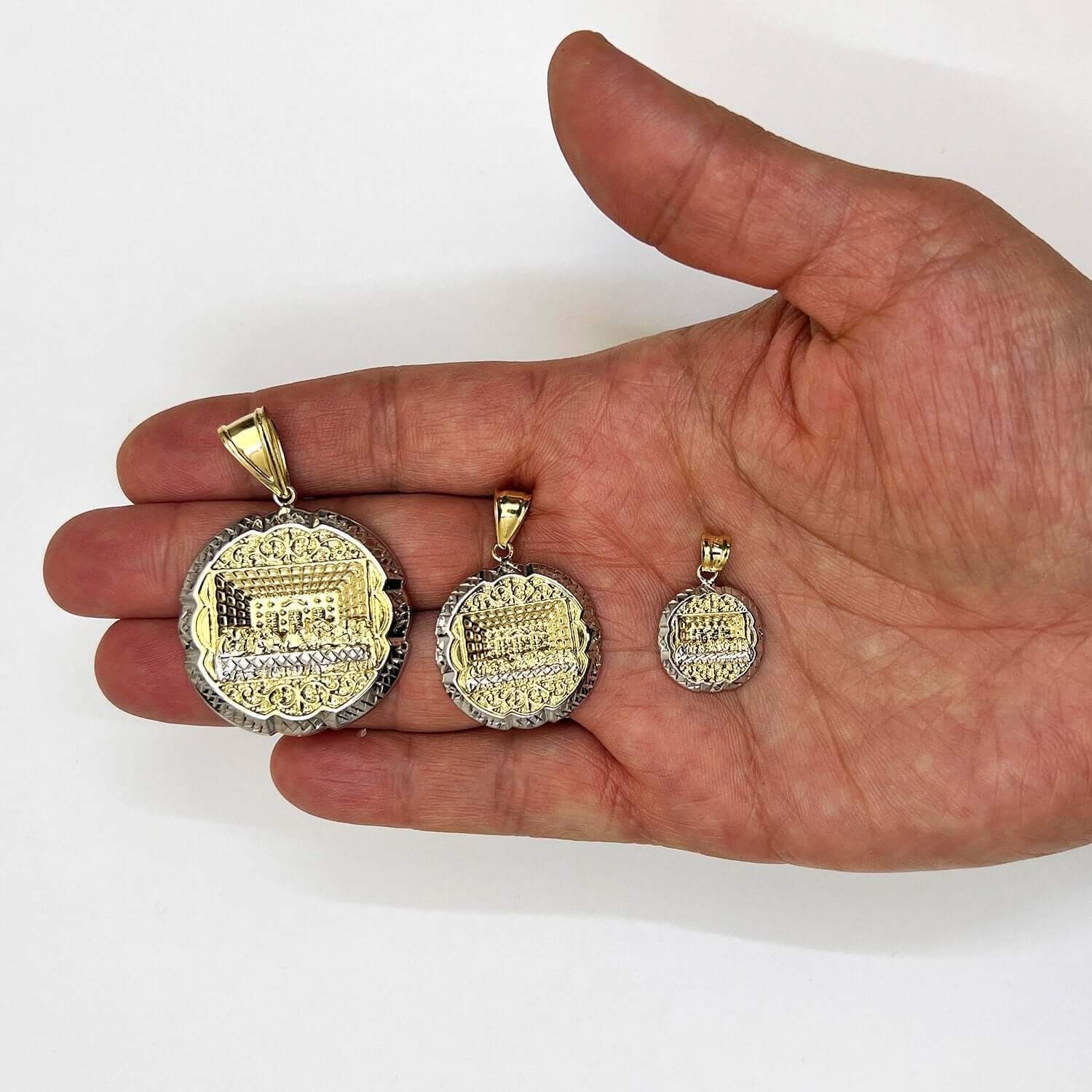 14K Yellow Gold Diamond-Cut 3D Apostles The Last Supper Round Pendant 1″-2″