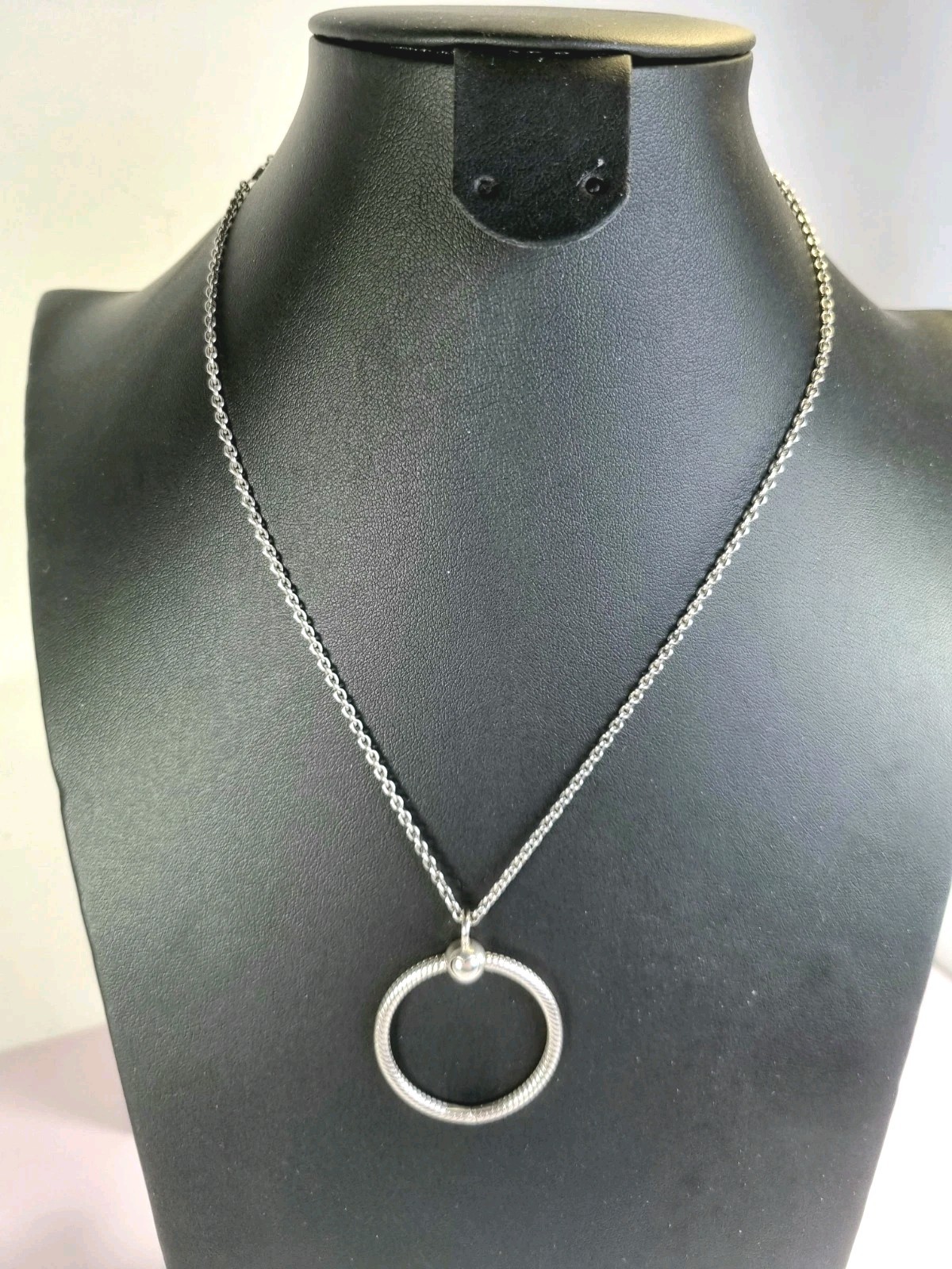 Pandora Moments Medium’ O ‘ Pendant Necklace , Excellent With Packaging, 50cm