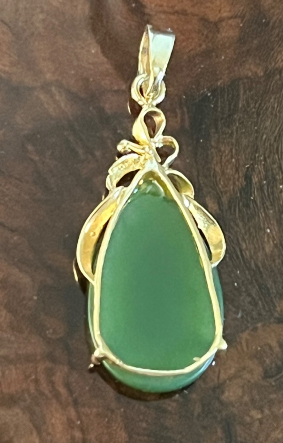 18K Yellow Gold Vintage Natural Green Nephrite Jade Teardrop Pendant Excellent C