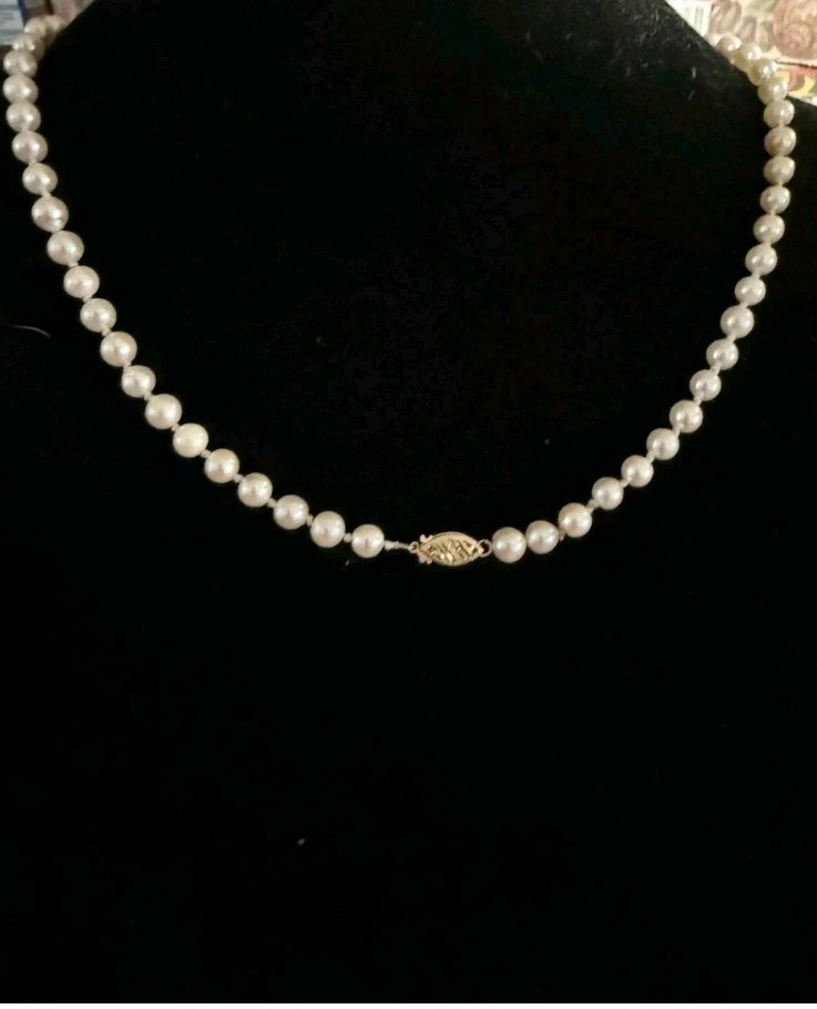 Akoya Pearl Vintage 7mm Necklace 14k Gold Clasp 18” Classic Princess Iridescent