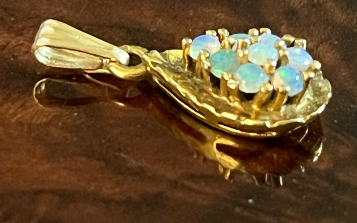 1960’s Vintage 14K Gold Natural Coober Pedy Opal Cluster Necklace Pendant 1.05g