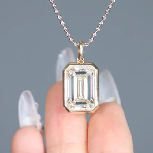 3.00Ct Emreald-Cut Lab Grown Diamond Solitaire Necklace Pendant 14k Yellow Gold