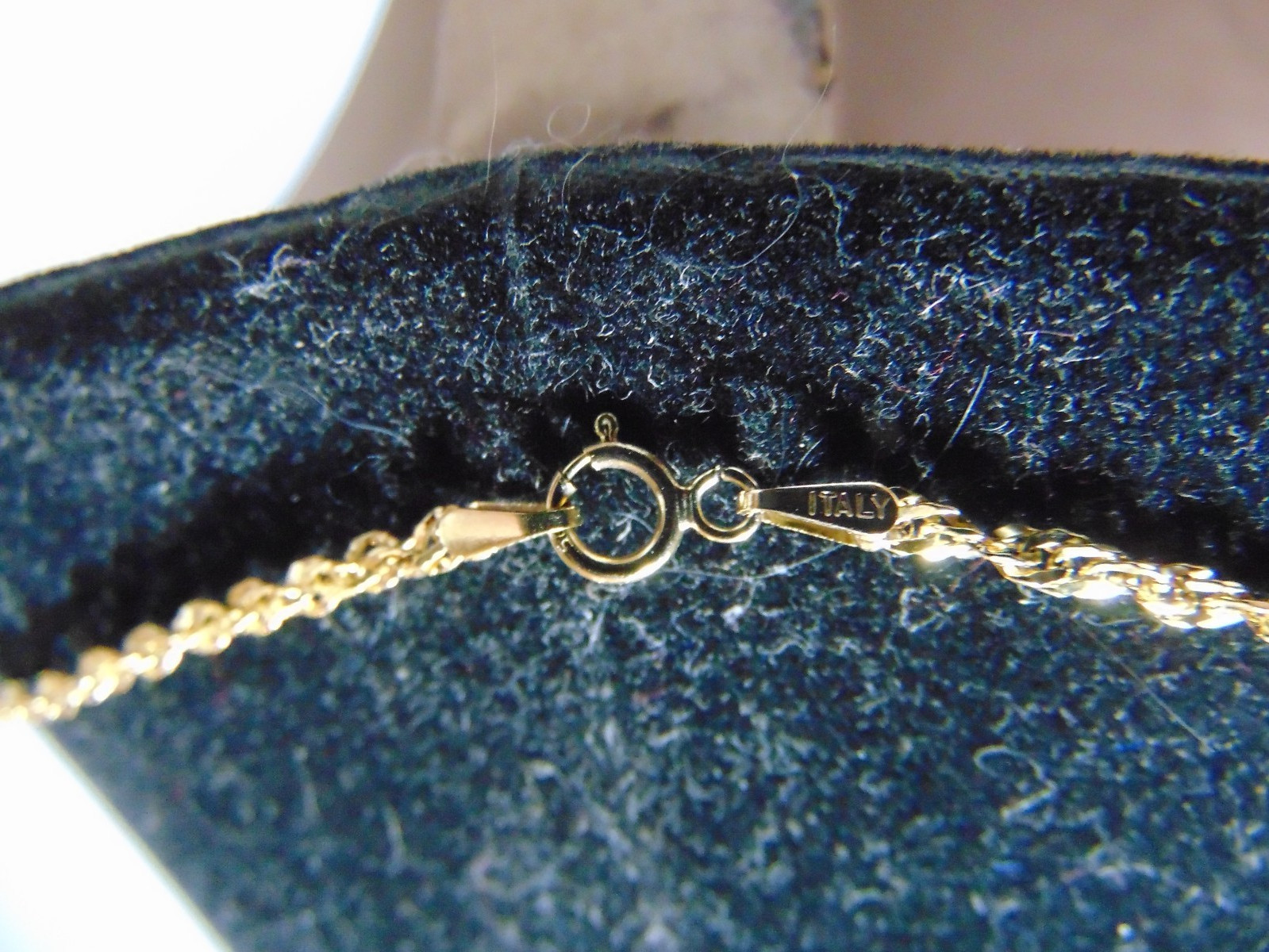 Stunning 14K YellowGold Hollow Bismark Chain Necklace Length 19″Width 2mm 1.68gm