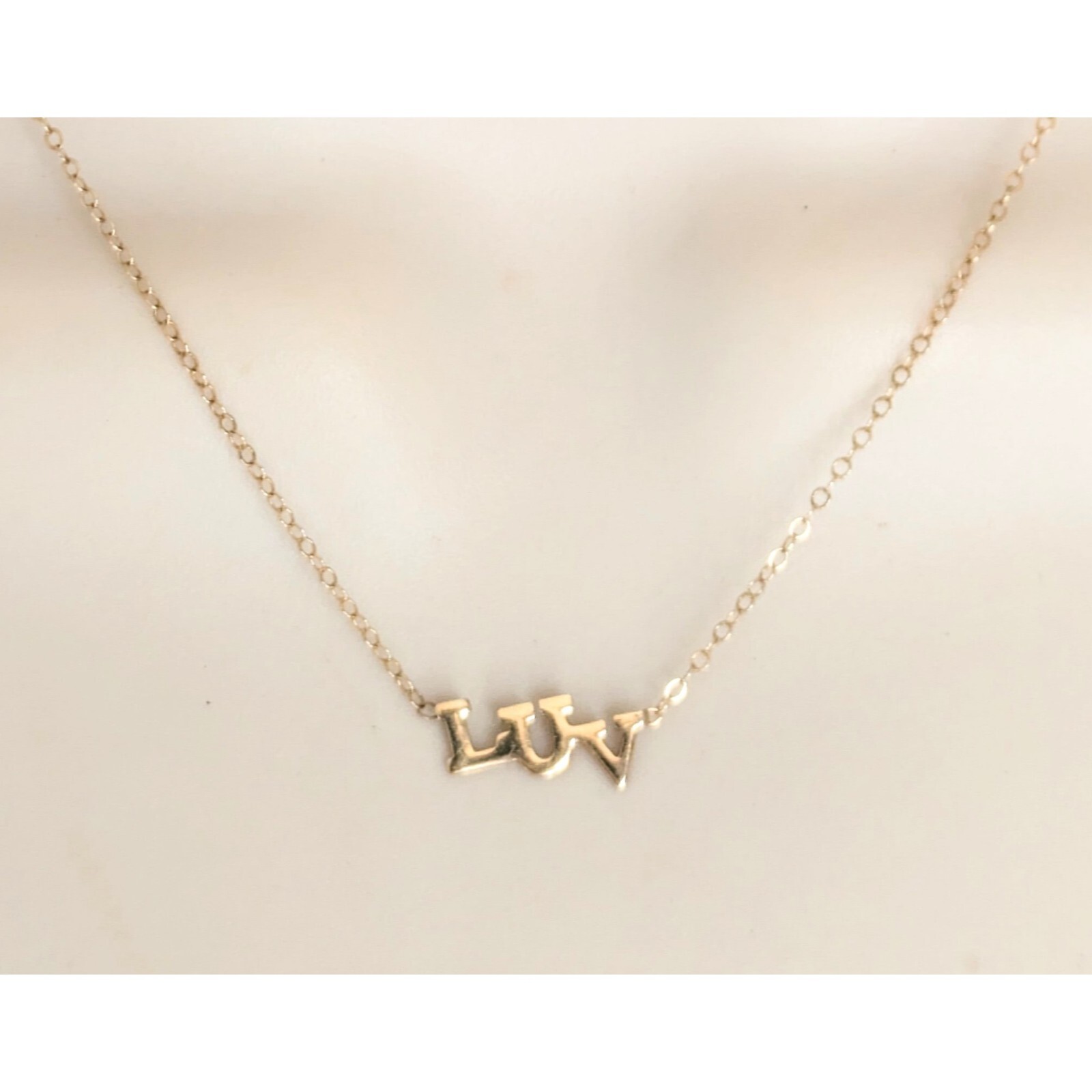 Adorable 14k Solid Yellow Gold LUV Pendant Necklace 15.5″