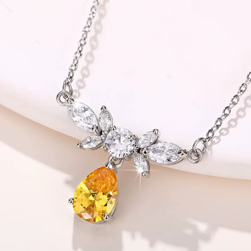 1.10Ct Pear Shaped Teardrop Crystal Wing for Women 14K White Gold Plating