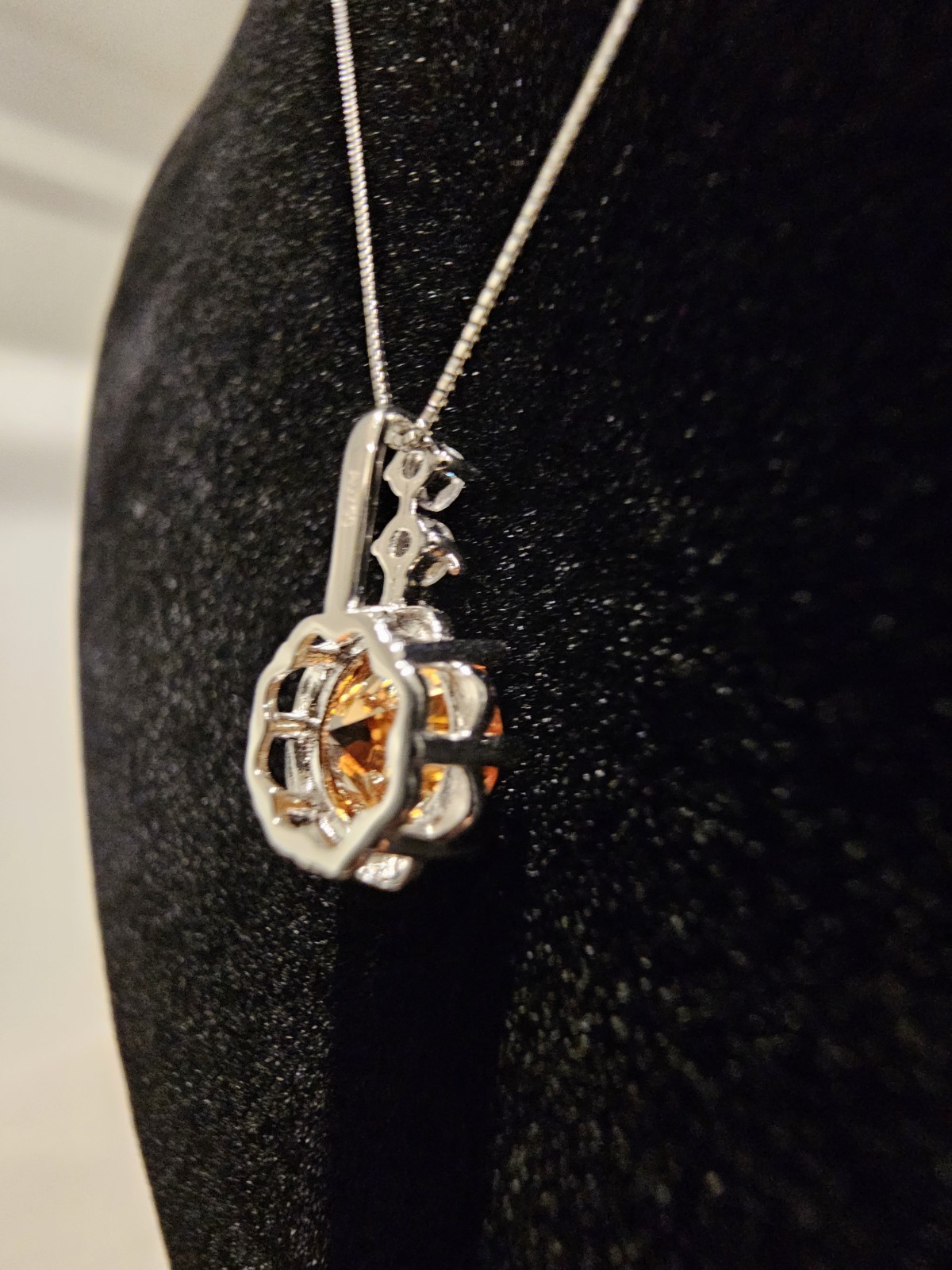 1 Carat Orange Moissanite Pendant AU750 18k White Gold (pendant Only)