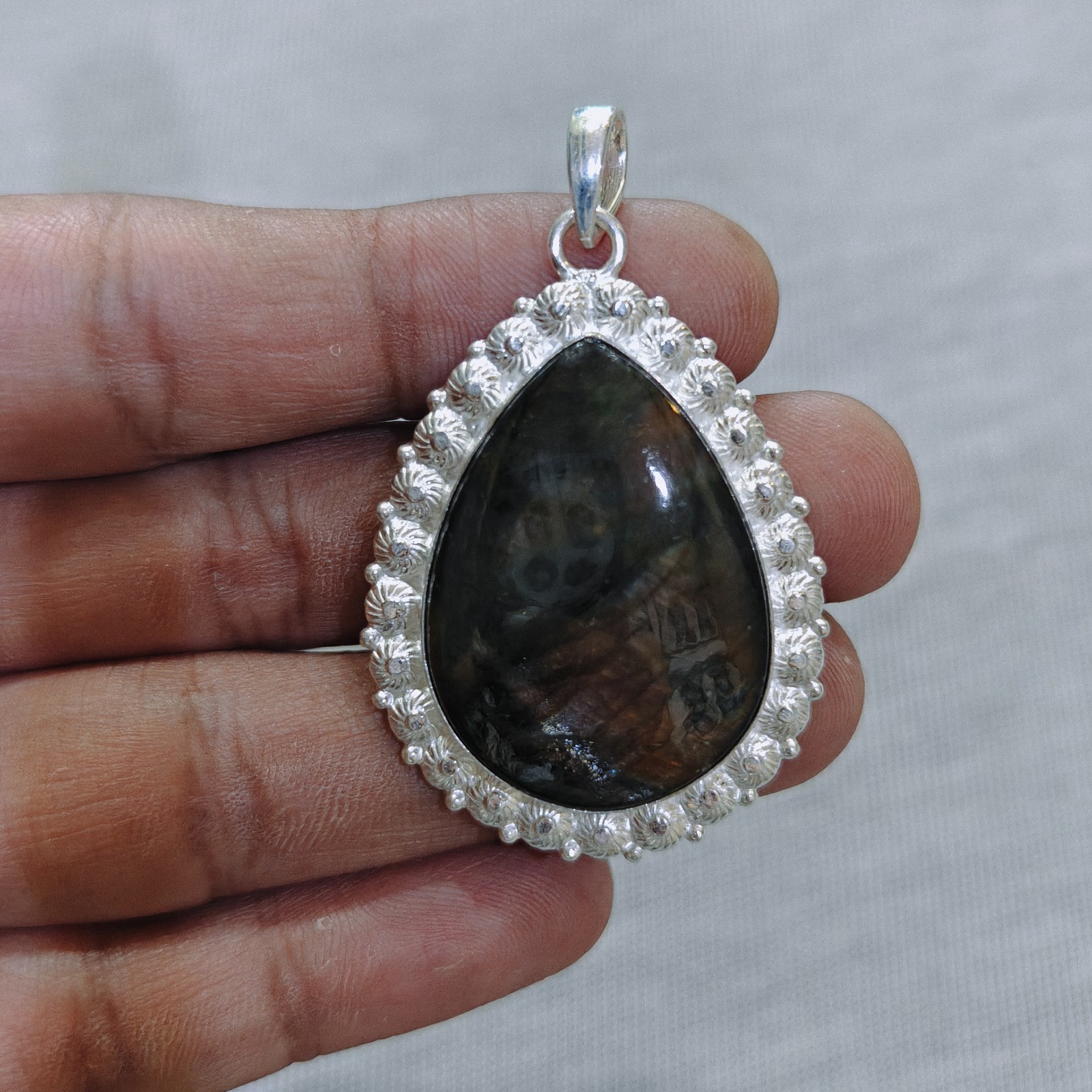 Beautiful Natural Labradorite Gemstone Pendant Sterling Silver Handmade Pendant