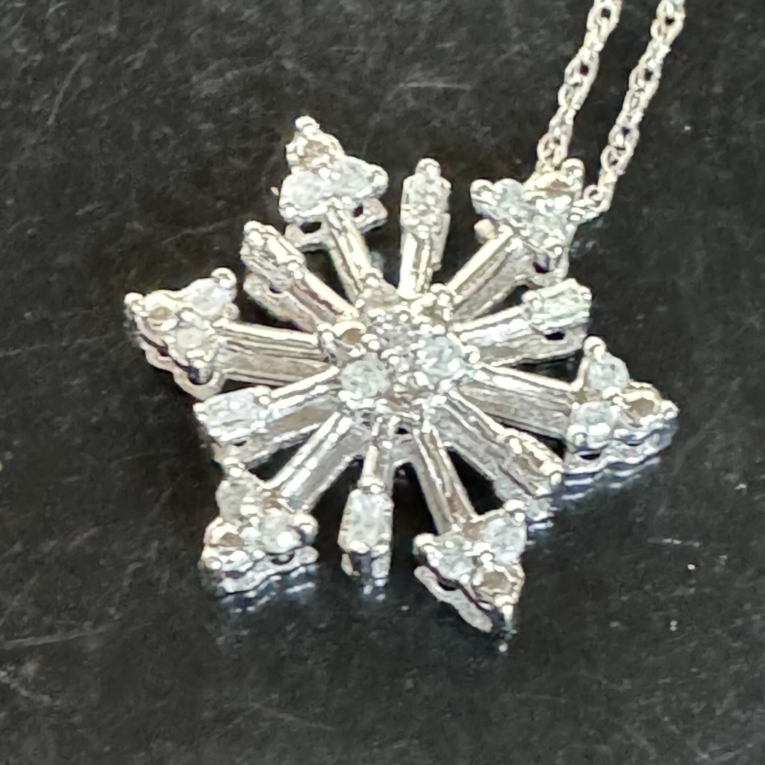 WHITE GOLD AND COLORLESS SAPPHIRE SNOWFLAKE PENDANT NECKLACE SKY
