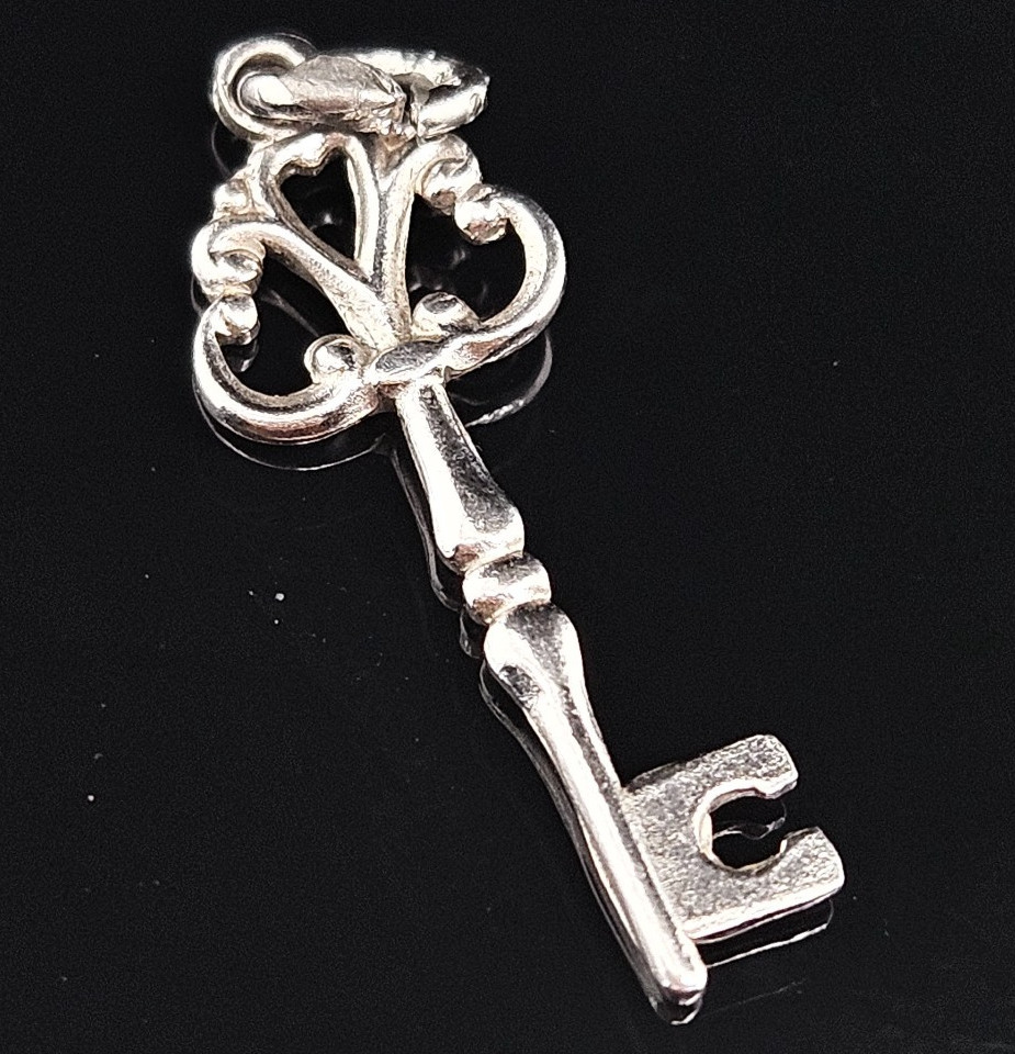 Sterling Silver SKELETON KEY Charm Pendant Vintage