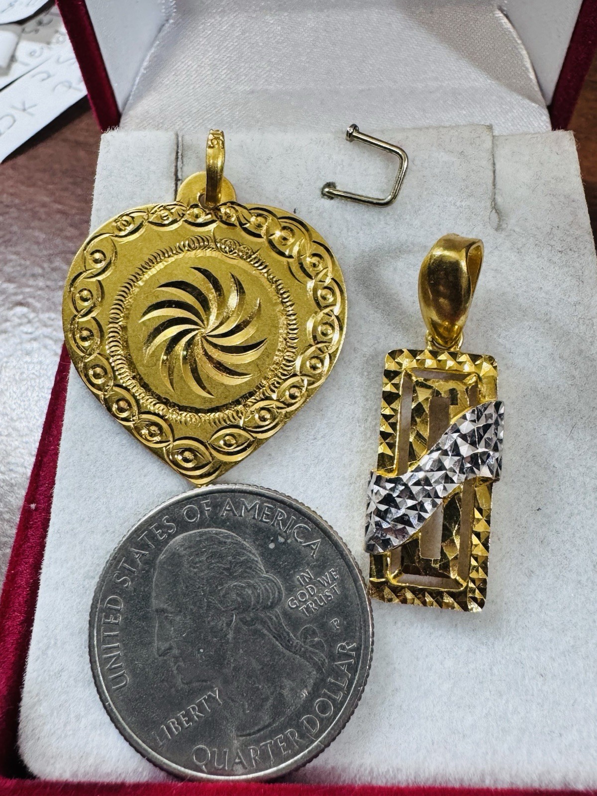 RARE 22K 916 22C Real Gold Two Set of Pendant 1 x Rectangle & 1x Heart 7.73g