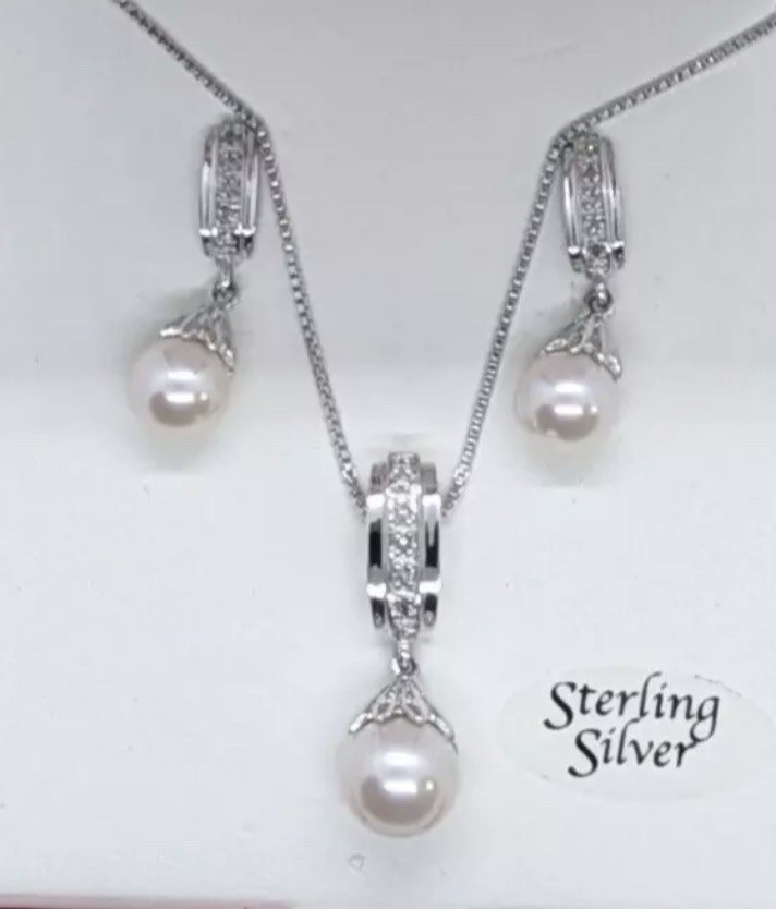 Opaque Cultured Pearl Sterling Silver Diamond Pendant & Chain Necklace READ