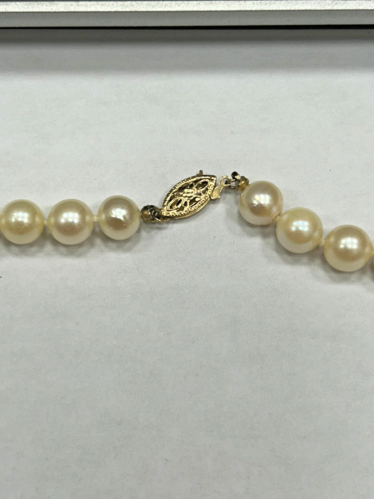 vintage 28 inch Hand Knotted Pearl necklace 14k Yellow Gold Clasp 7MM Pearls