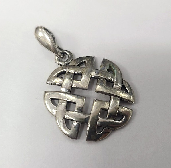 925 Sterling Silver Large Round Celtic Shield Knot Pendant 1 (25mm) Inch Tall